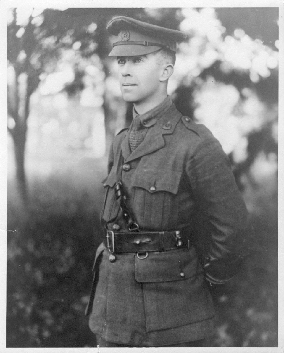 Photo
Dr. Charles Thrush
In Uniform
Front Only
